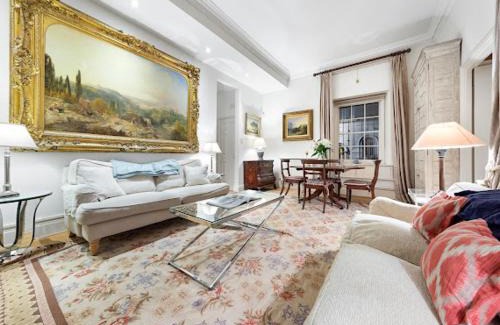 Knightsbridge Apartment | Chelsea Snug with Garden