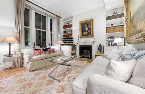 Knightsbridge Apartment | Chelsea Snug with Garden