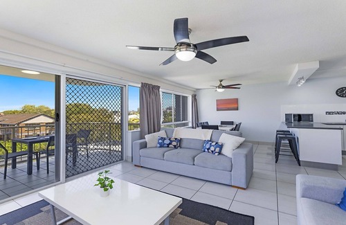 Kings Beach Apartment | Cheltenham Apartments Unit 6 Kings Beach QLD