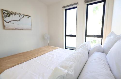 Cheltenham House | Cheltenham Southland Family Retreat Entire 3BR Endless Golfclubs and Beaches
