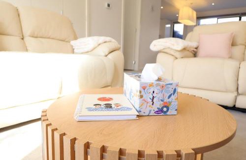 Cheltenham House | Cheltenham Southland Family Retreat Entire 3BR Endless Golfclubs and Beaches