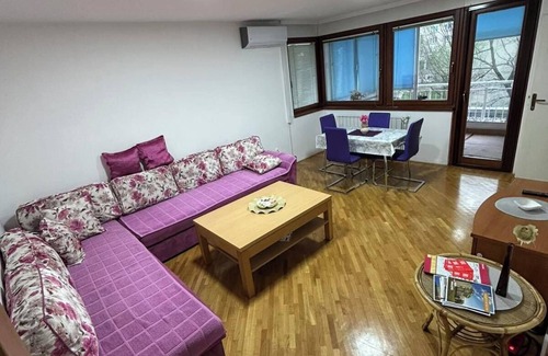 Novo Sarajevo Apartment | Chengic Villa Comfort - Modern 2-Bedroom