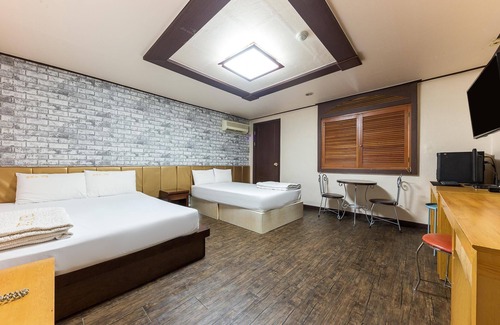 Cheonan Hotel | Cheonan Terminal Komodo