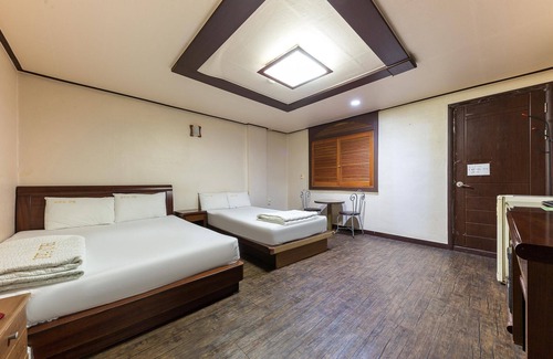 Cheonan Hotel | Cheonan Terminal Komodo