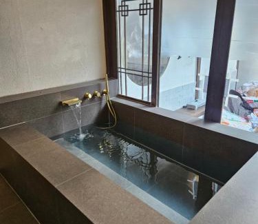 Samseon-dong Apartment | Cheongbaek house