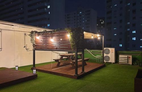 Cheongnyangni-dong Apartment | Cheongnyangni Star Whale House & Rooftop