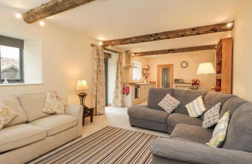 Biddestone House | Chequers Barn