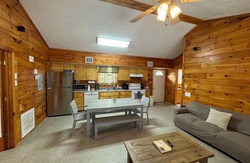 Concan Cabin | Cherokee Oaks - Frio River Haven