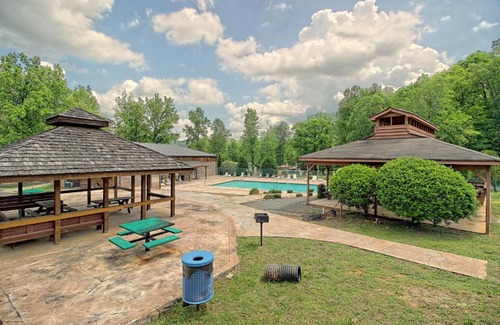 Chatsworth House | Cherokee Overlook Cabin