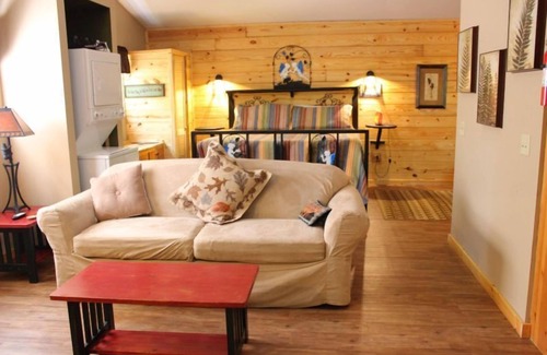 Sautee Nacoochee Cabin | Cherokee Ridge 7 – Pet Friendly Cottage That is All About Location, Location.