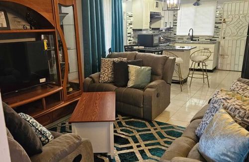 Falmouth House | Cherr-ific Getaway Villa