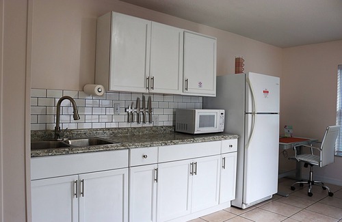 Sulphur Springs Apartment | Cherry Blossom Suite
