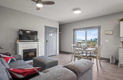 Vernon Apartment | Cherry Grove Retreat