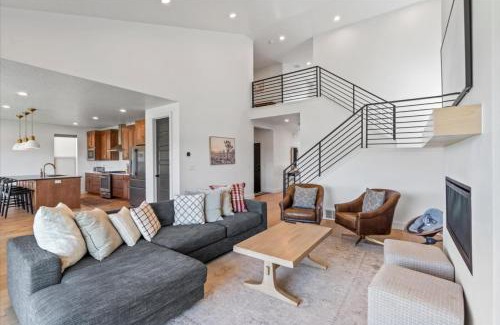 Kaysville House | Cherry Hill stay and play near lagoon