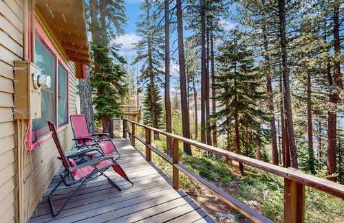 South Lake Tahoe Cabin | Cherry Leaf Lodge - Dog-Friendly Escape with Lake Views & Lake Access