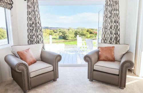 Teigngrace House | Cherry Lodge