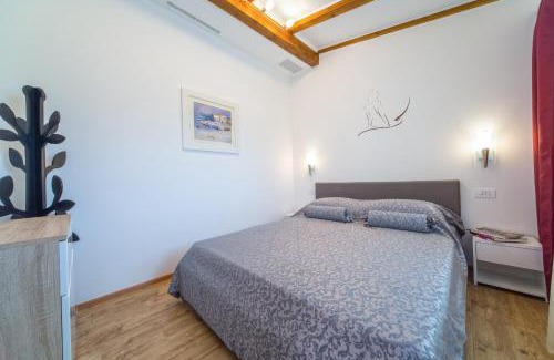 Split Apartment | Cherry-old town