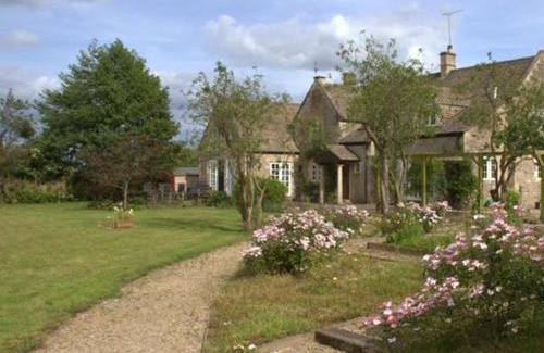 Bradford-on-Avon Bed & Breakfast | Cherry Orchard Farm
