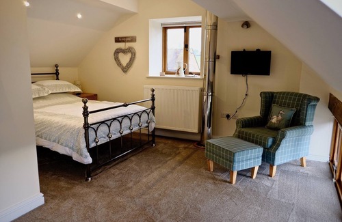 Easthope Bed & Breakfast | Cherry Tree Barn. Bed and Breakfast