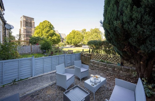 Harrogate House | Cherry Tree Villa, Cosy, Luxury Home, Woodburner
