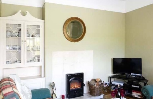Ballyconra Cabin | Cherryfield, BALLYRAGGET, COUNTY KILKENNY