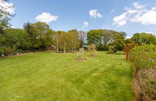Roundwood Bed & Breakfast | Cherrygarth Cottage