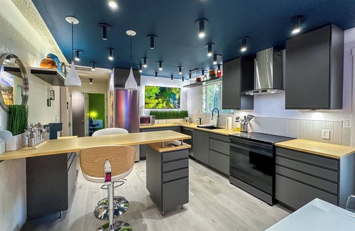 Cherry Hill House | CherryHill Downtown HAUS: Super Clean - A/C - Techie