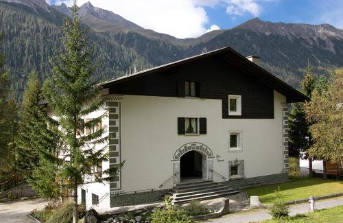 Berguen Apartment | Chesa Dominium