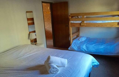 East Jindabyne Ski Chalet | Chesa St Moritz Chalet sleeps 18