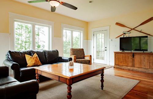 Woolford House | Chesapeake Waterfront - 7BR 5BA - Beach Pool Dock