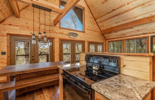 Afton Cabin | Cheshire Cabin (Boat Slip Included)