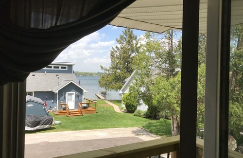 Brooklyn House | Chestnut Cove @ Wamplers Lake
