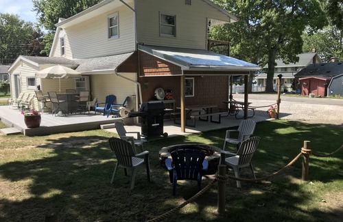 Brooklyn House | Chestnut Cove @ Wamplers Lake
