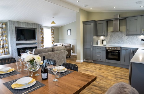 Bexhill-on-Sea Cabin | Chestnut Meadow Country Park