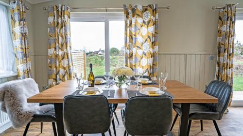 Bexhill-on-Sea Cabin | Chestnut Meadow Country Park