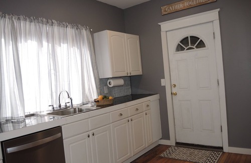 Oneonta House | Chestnut Ridge Under 5 minutes to All Star Village, New renovation in Oneonta