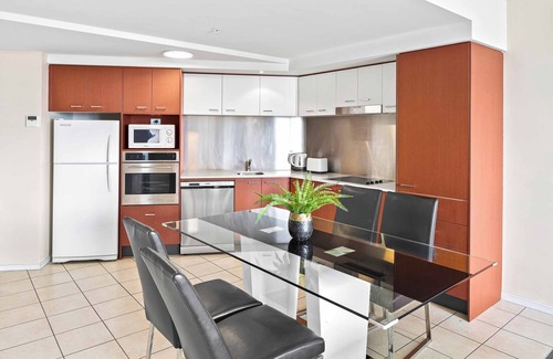 Surfers Paradise Apartment | Chevron Renaissance Ocean View