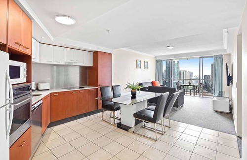 Surfers Paradise Apartment | Chevron Renaissance Ocean View