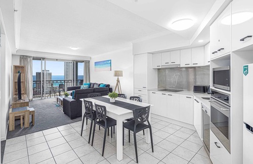 Surfers Paradise Apartment | Chevron Renaissance Ocean View