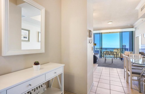 Surfers Paradise Apartment | Chevron Renaissance | High Floor Ocean View Apartments by Gold Coast Holidays