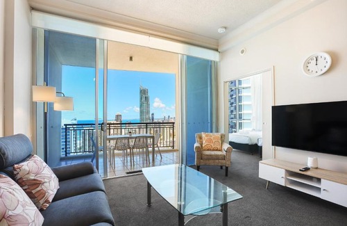 Surfers Paradise Apartment | Chevron Renaissance | High Floor Ocean View Apartments by Gold Coast Holidays