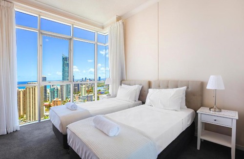 Surfers Paradise Apartment | Chevron Renaissance | High Floor Ocean View Apartments by Gold Coast Holidays