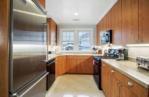 Northwest House | Chevy Chase 1920 charm 4 luxury bedrooms Spanish colonial close to everything,