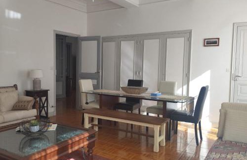 Bastide Saint-Louis Apartment | Chez Anne-Marie bourgeois apartment