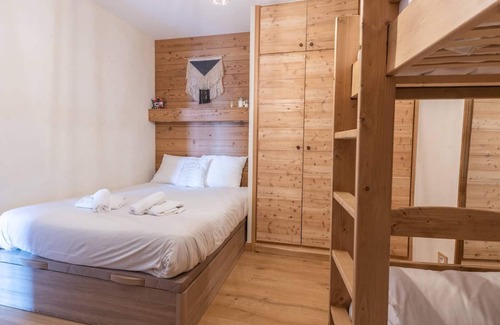 Viel-Alpe Apartment | Chez Annie- 2 Bedroom with private garage close to all commodities and skiing