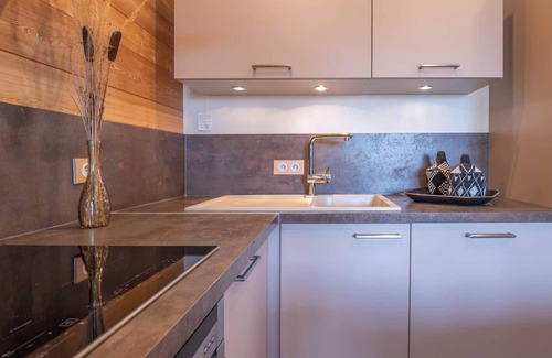 Viel-Alpe Apartment | Chez Annie- 2 Bedroom with private garage close to all commodities and skiing