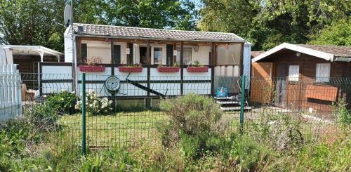 Ardres Apartment | Chez Bernard