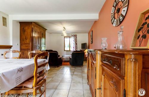 Brinon-sur-Beuvron House | Chez Berthe