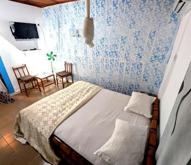 Guinea Hotel | Chez BZ