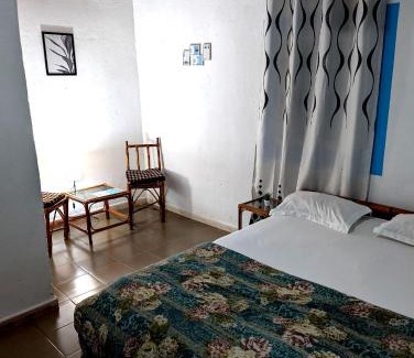 Guinea Hotel | Chez BZ